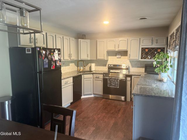 752 7th Avenue, Troy, NY 12182