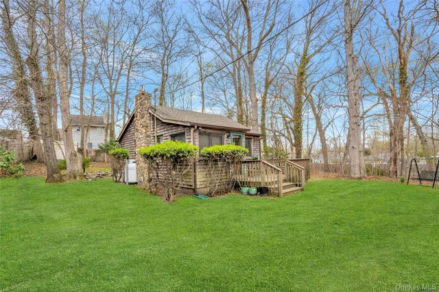 16 Nymph Road, Rocky Point, NY 11778