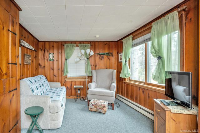 16 Nymph Road, Rocky Point, NY 11778