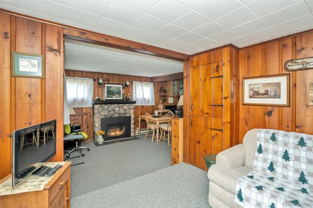 16 Nymph Road, Rocky Point, NY 11778