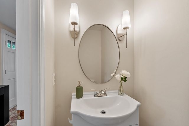58 Gates Ln, Stow, MA 01775