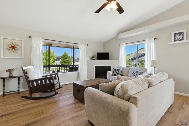 14942 GLENWOOD DR, Summerset, SD 57769