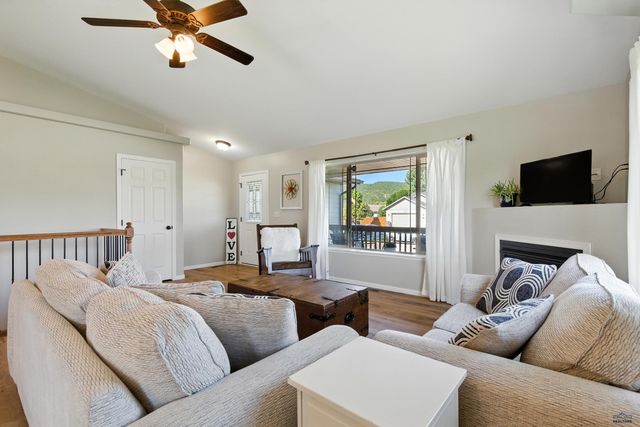 14942 GLENWOOD DR, Summerset, SD 57769