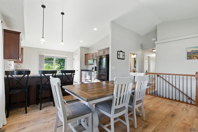 14942 GLENWOOD DR, Summerset, SD 57769