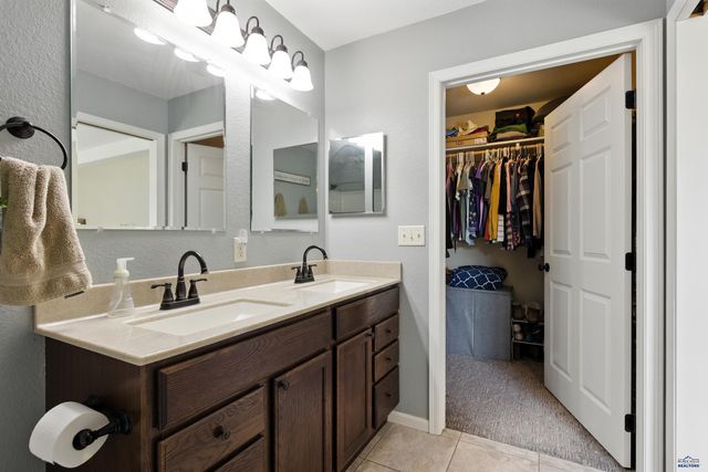 14942 GLENWOOD DR, Summerset, SD 57769