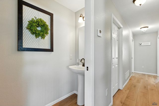 14942 GLENWOOD DR, Summerset, SD 57769