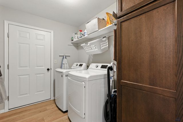 14942 GLENWOOD DR, Summerset, SD 57769