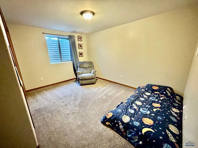 14942 GLENWOOD DR, Summerset, SD 57769