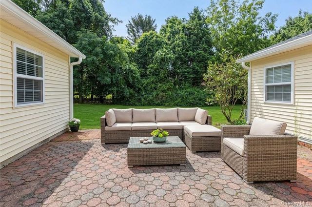 403 Winged Foot Way, Riverhead, NY 11901