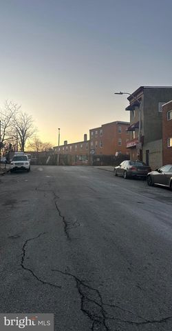 2557 HOLLINS ST, Baltimore, MD 21223