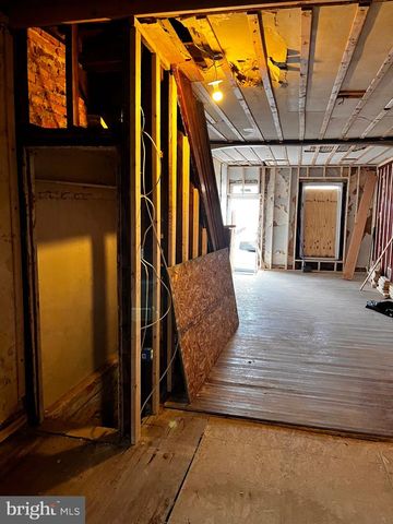 2557 HOLLINS ST, Baltimore, MD 21223