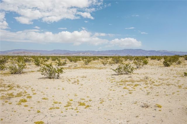 3333 El Passeo, 29 Palms, CA 92277
