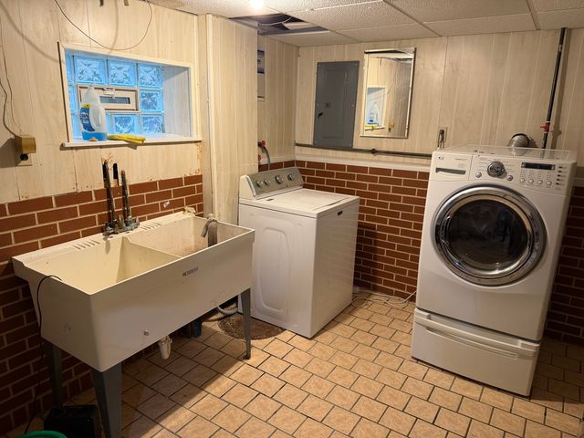2942 N New England Avenue, Chicago, IL 60634