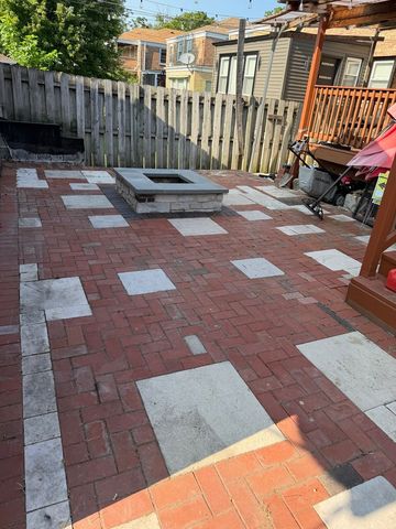 2942 N New England Avenue, Chicago, IL 60634