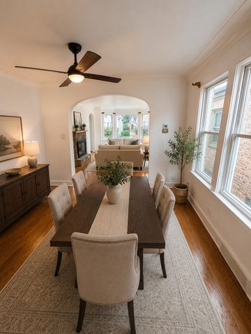 2942 N New England Avenue, Chicago, IL 60634