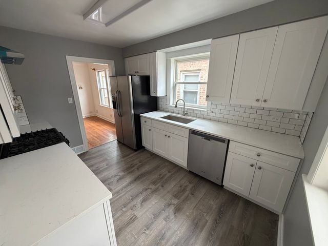 2942 N New England Avenue, Chicago, IL 60634