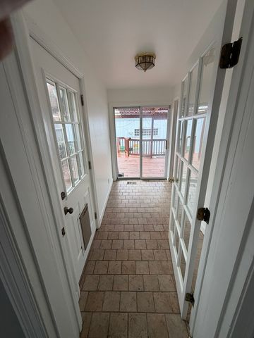 2942 N New England Avenue, Chicago, IL 60634