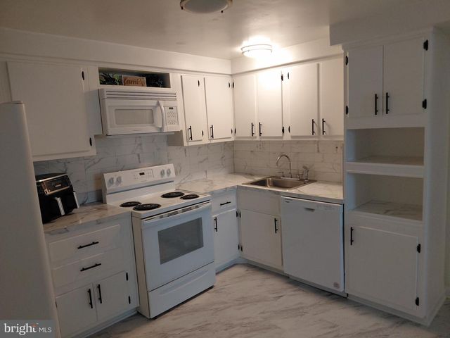 7119 WESTCHESTER DR, Temple Hills, MD 20748