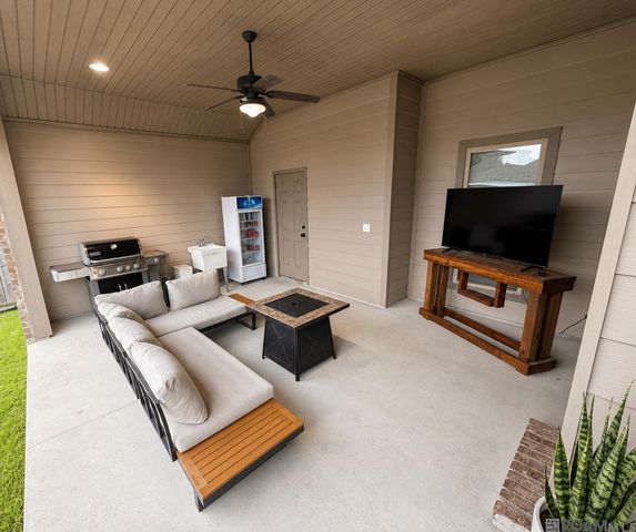 41035 Talonwood Dr, Gonzales, LA 70737