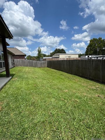 41035 Talonwood Dr, Gonzales, LA 70737