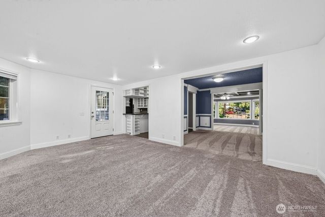 11024 139th Street Ct E, Puyallup, WA 98374