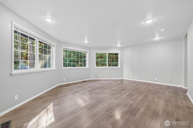 11024 139th Street Ct E, Puyallup, WA 98374