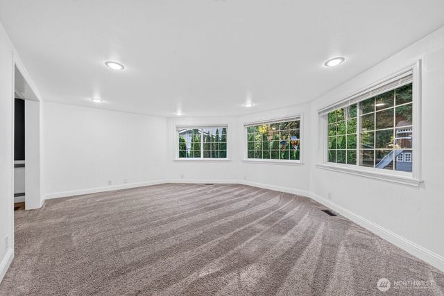 11024 139th Street Ct E, Puyallup, WA 98374