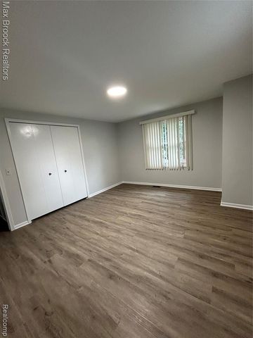2081 Babcock Drive, Troy, MI 48084