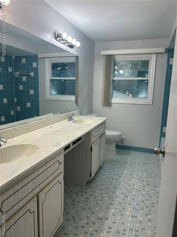 2081 Babcock Drive, Troy, MI 48084
