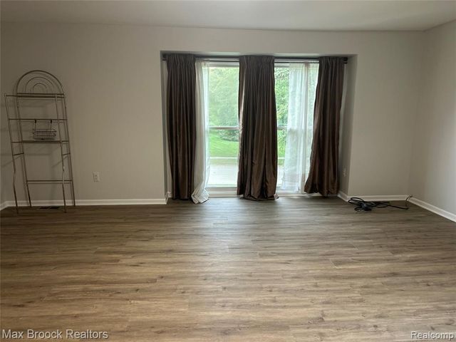 2081 Babcock Drive, Troy, MI 48084