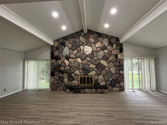 2081 Babcock Drive, Troy, MI 48084