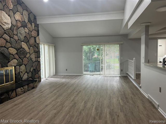 2081 Babcock Drive, Troy, MI 48084
