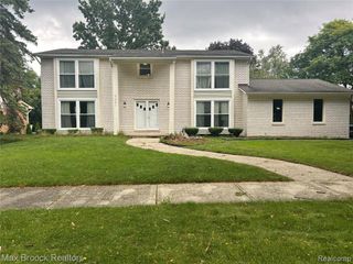 2081 Babcock Drive, Troy, MI 48084