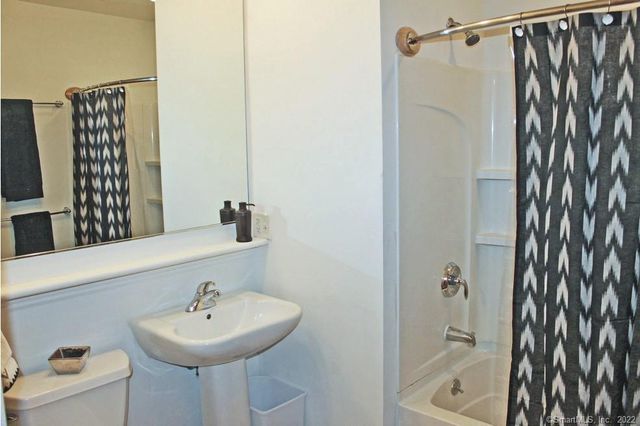 30 Crosby Street 218, Danbury, CT 06810