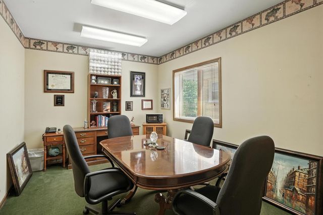 32 W BURLINGTON Avenue, Westmont, IL 60559