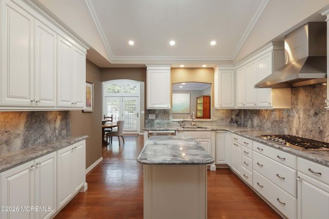 155 Sycamore Avenue, Shrewsbury Boro, NJ 07702