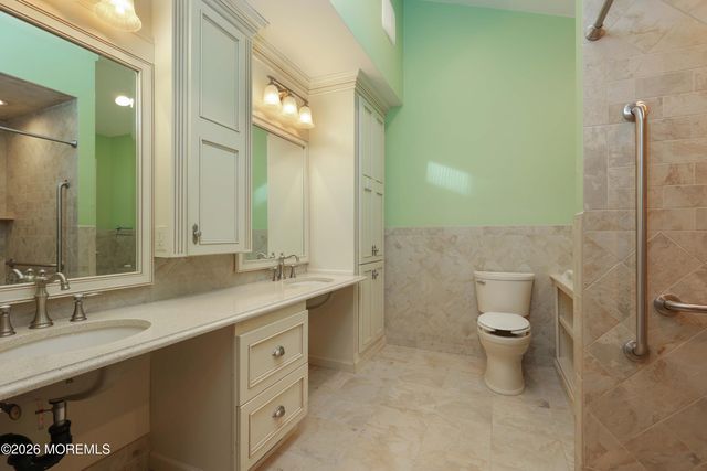 155 Sycamore Avenue, Shrewsbury Boro, NJ 07702