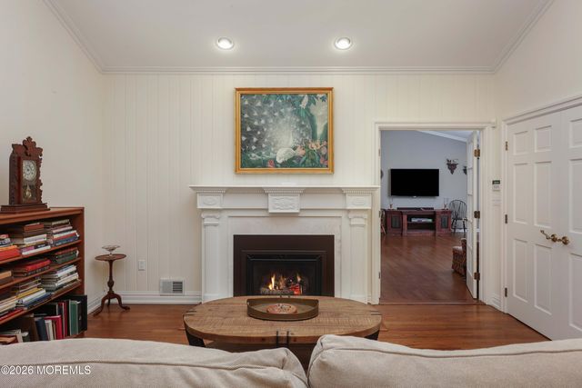 155 Sycamore Avenue, Shrewsbury Boro, NJ 07702