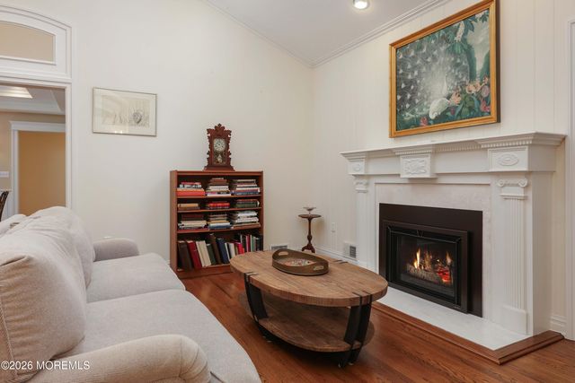 155 Sycamore Avenue, Shrewsbury Boro, NJ 07702