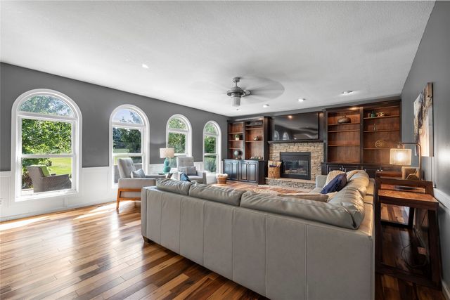 5843 Wells Lane, Cedar Rapids, IA 52411