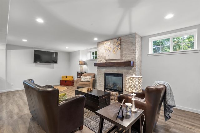 5843 Wells Lane, Cedar Rapids, IA 52411