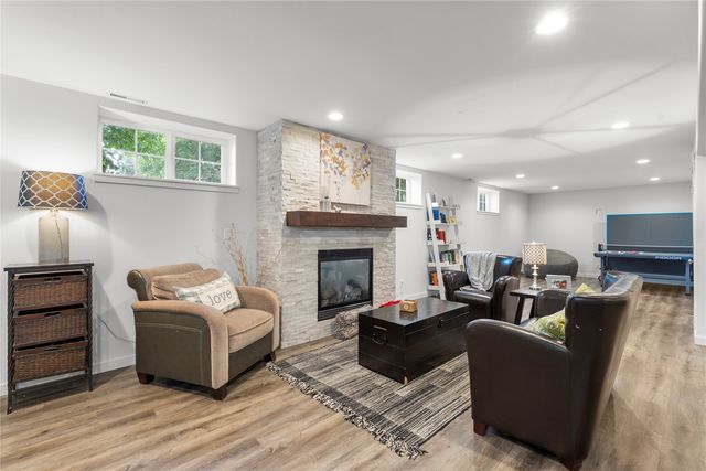 5843 Wells Lane, Cedar Rapids, IA 52411