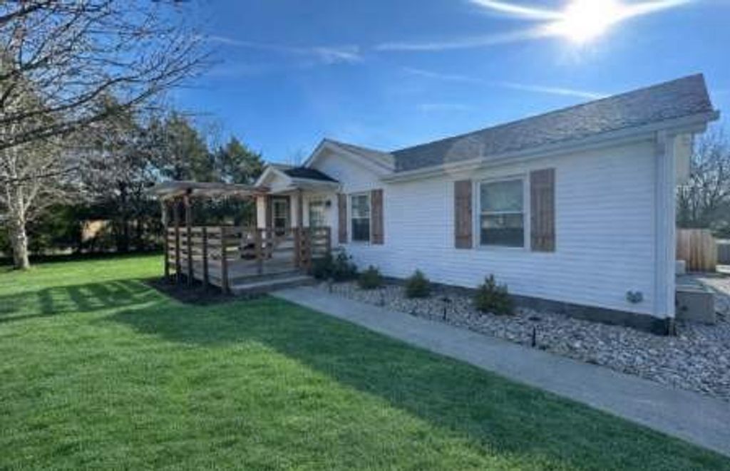 882 Pleasant Hill Rd, Franklin, KY 42134