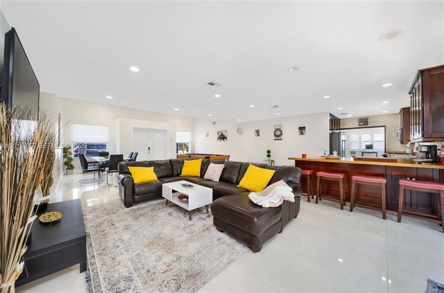 31 SE 12th Street, Pompano Beach, FL 33060