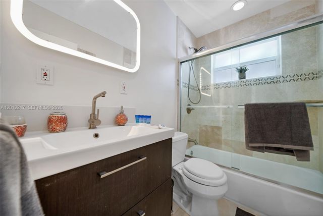 31 SE 12th Street, Pompano Beach, FL 33060
