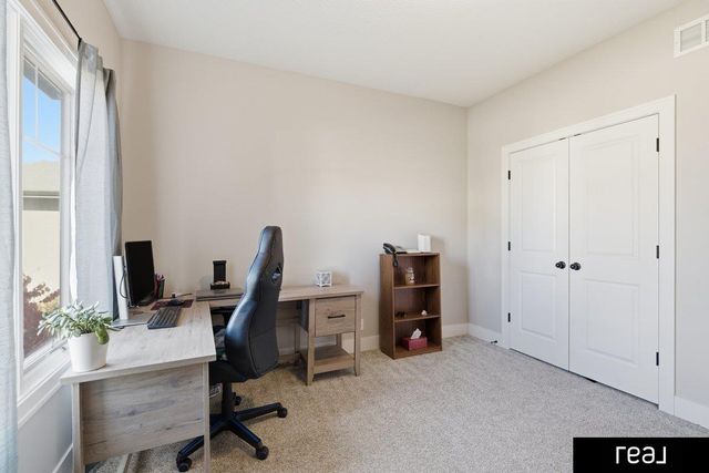 18765 Spaulding Street, Elkhorn, NE 68022