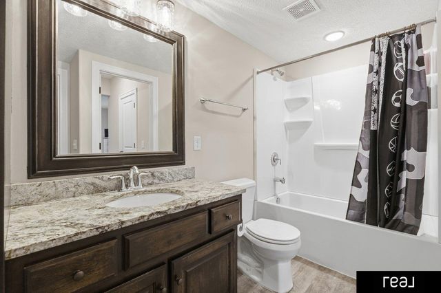 18765 Spaulding Street, Elkhorn, NE 68022