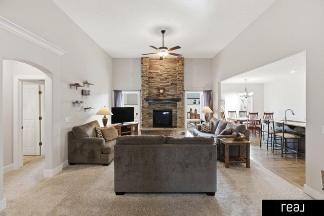 18765 Spaulding Street, Elkhorn, NE 68022