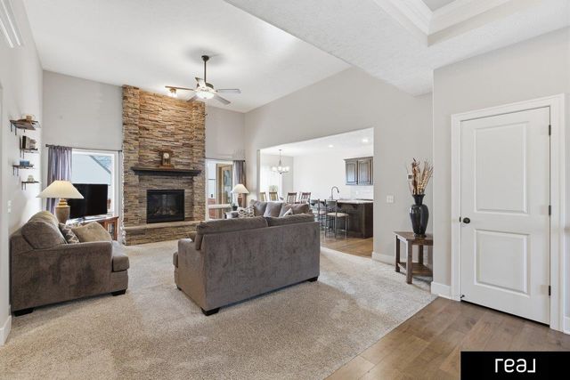 18765 Spaulding Street, Elkhorn, NE 68022