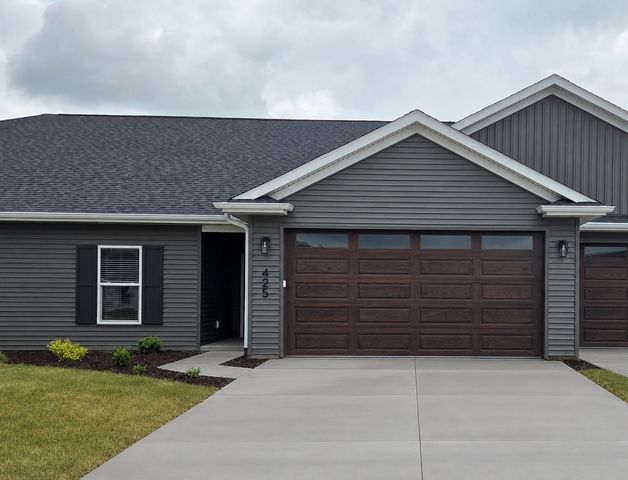 425 N 2ND Avenue, Eldridge, IA 52748